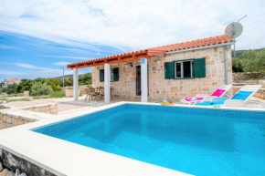 Vineyard House & Olive Grove House